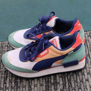 Puma Sneakers